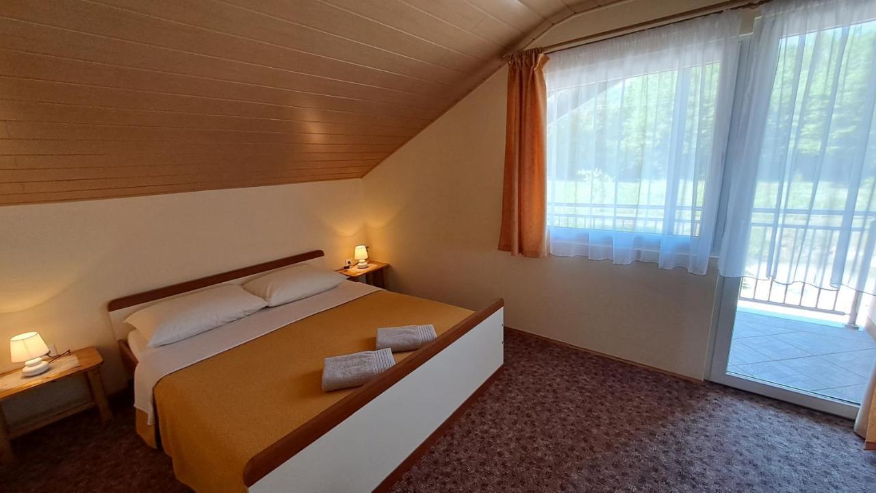 Hotel Family Puskaric à Slunj Extérieur photo