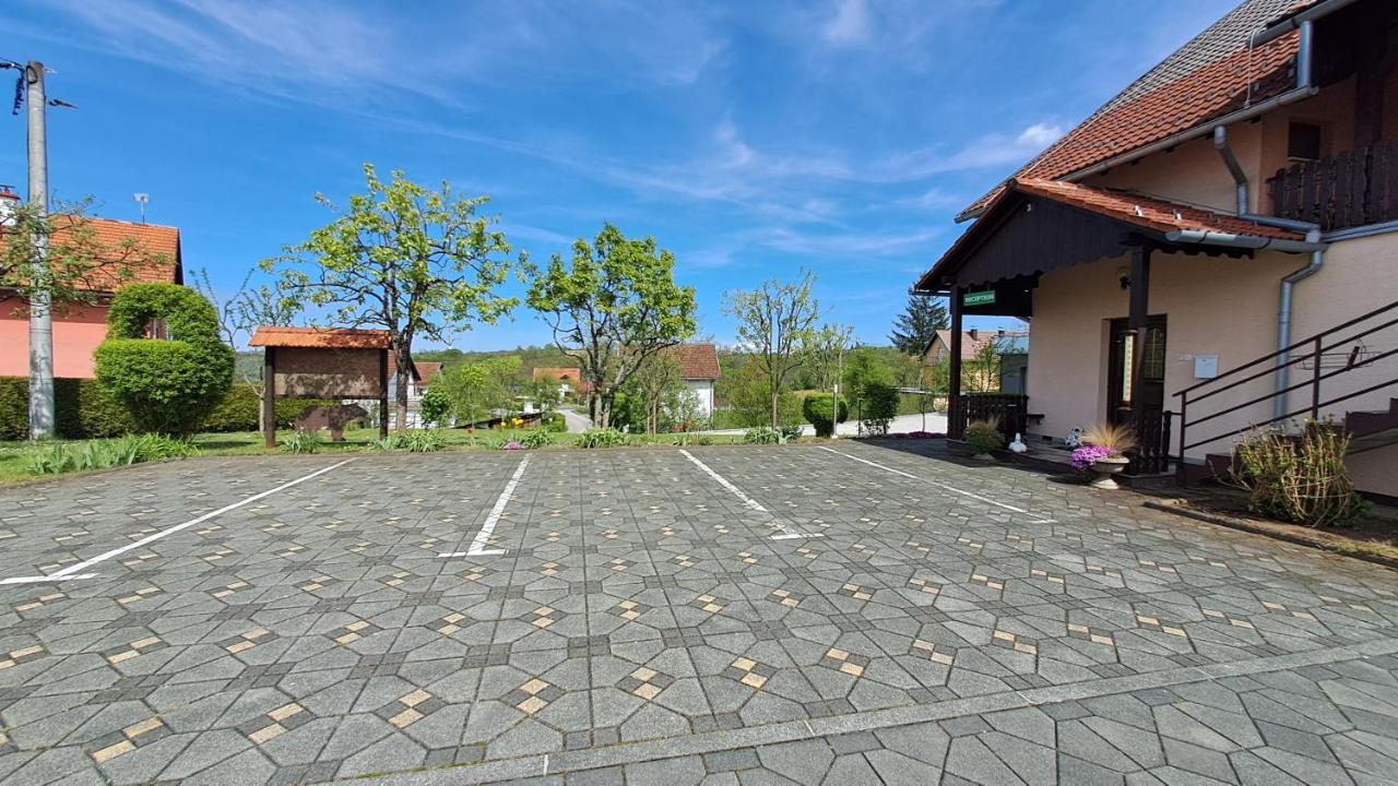 Hotel Family Puskaric à Slunj Extérieur photo
